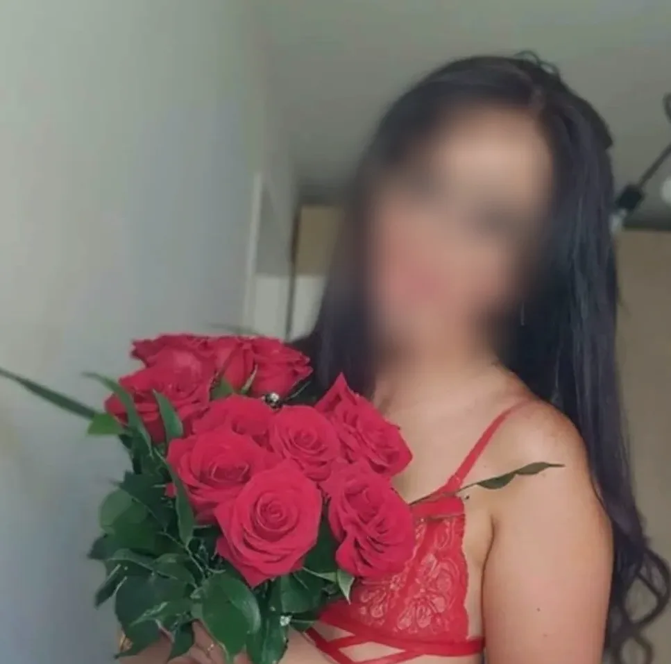 Elena, 31