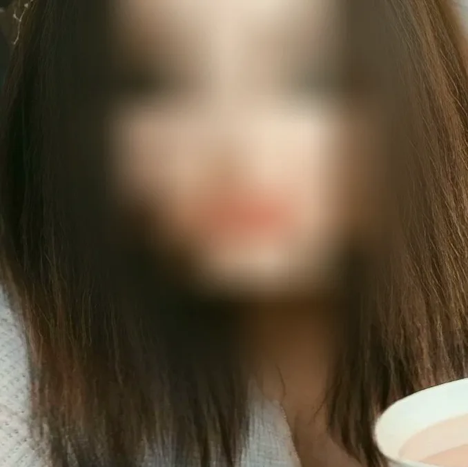 Emma, 23