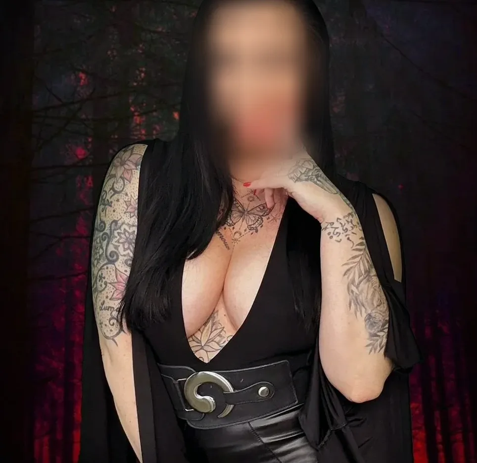 Hannah, 39