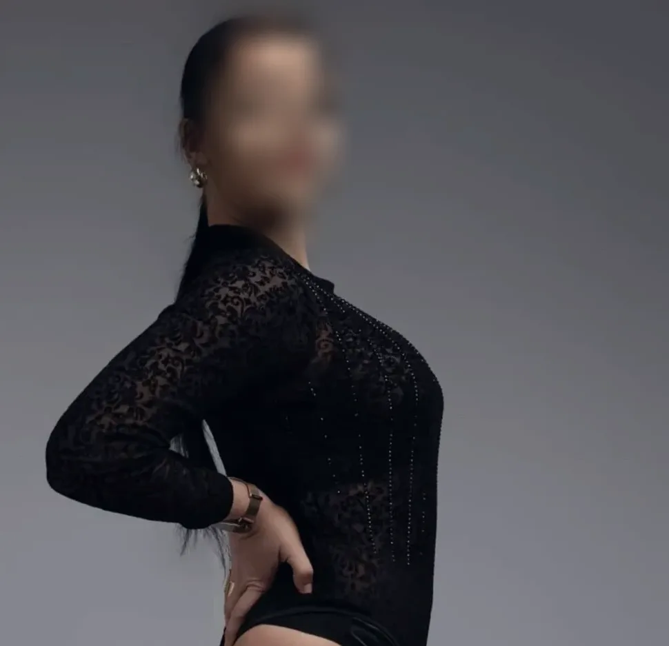 Juliane, 24