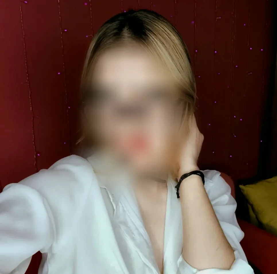Luisa, 22