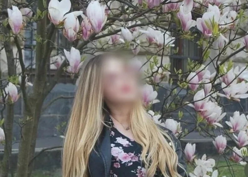 Nadja, 25