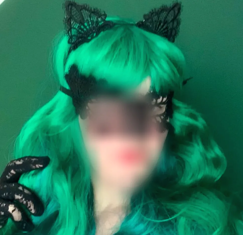 Nora, 24